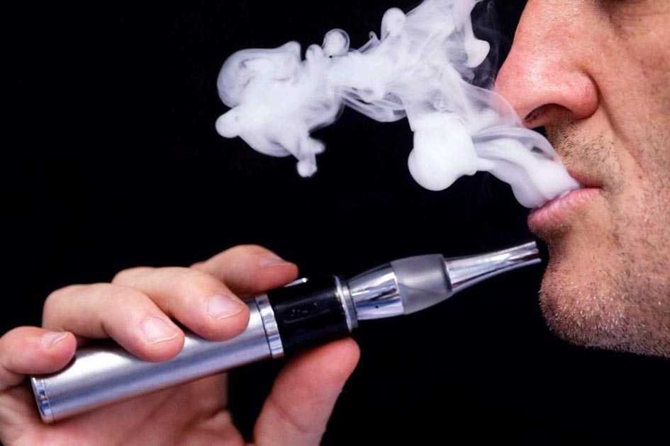 E-cigarette users may be less likely to quit smoking, says a new study